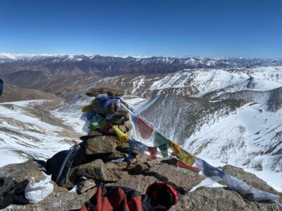 UT peak summit 6,080m Heavenly view of Mountain ranges